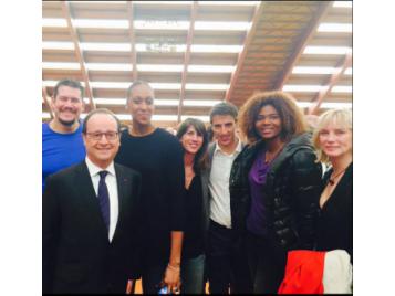 Le Président François Hollande en compagnie de sportifs à l'occasion de l’événement "Onze Tricolore, la France au rendez-vous" François Hollande en compagnie de sportifs