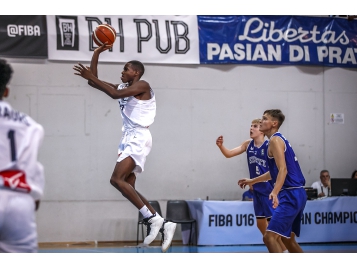 Kymany Houinsou goûtera à nouveau aux joies de l'Equipe de France - FIBA