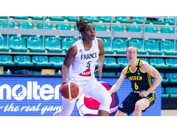 La capitaine des Bleues Endy Miyem - Photo : Julien Bacot/FFBB